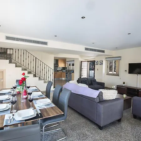 فيلة How To Rent Your Own Private Luxury Holiday In For Less Than Basic Hotel, 1255 بروتاراس