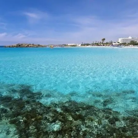 How To Rent Your Own Private Luxury Holiday In For Less Than Basic Hotel, 1255 فيلة