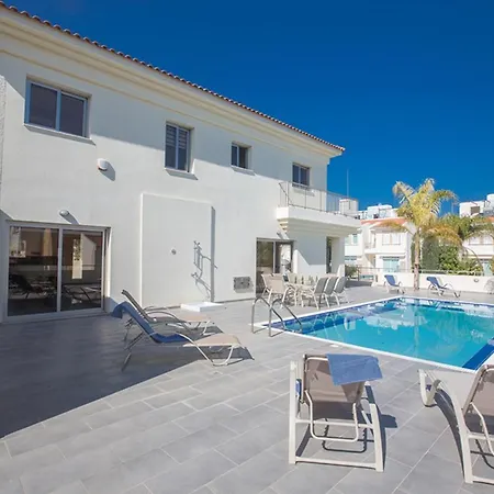 How To Rent Your Own Private Luxury Holiday In For Less Than Basic Hotel, 1255 فيلة بروتاراس