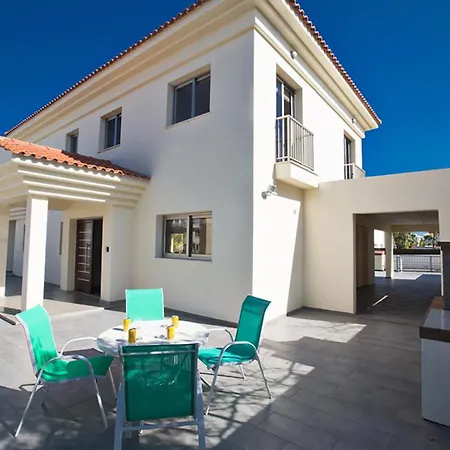 How To Rent Your Own Private Luxury Holiday In For Less Than Basic Hotel, 1255 *