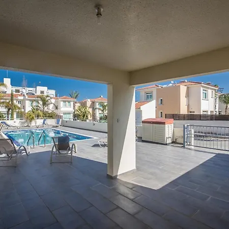 How To Rent Your Own Private Luxury Holiday In For Less Than Basic Hotel, 1255 Protarász