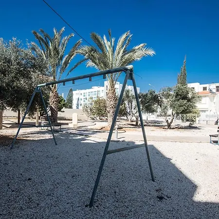 How To Rent Your Own Private Luxury Holiday In For Less Than Basic Hotel, 1255 *