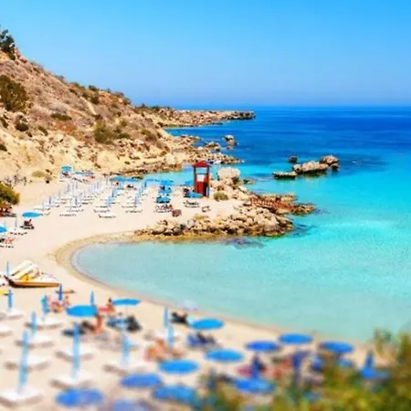 How To Rent Your Own Private Luxury Holiday In For Less Than Basic Hotel, 1255 Villa *