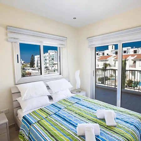 How To Rent Your Own Private Luxury Holiday In For Less Than Basic Hotel, 1255 Villa *
