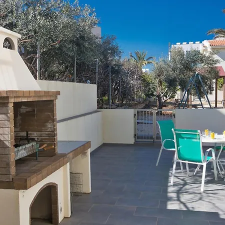 How To Rent Your Own Private Luxury Holiday In For Less Than Basic Hotel, 1255 Villa