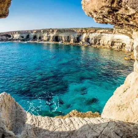 How To Rent Your Own Private Luxury Holiday In For Less Than Basic Hotel, 1255